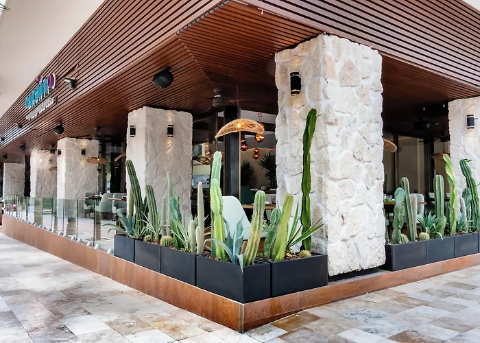 The Reef 28 & (adults Only) Hotel