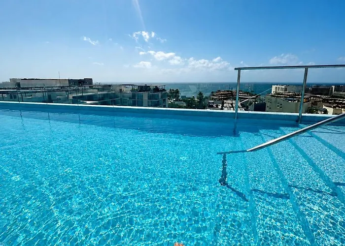 The Reef 28 & (adults Only)