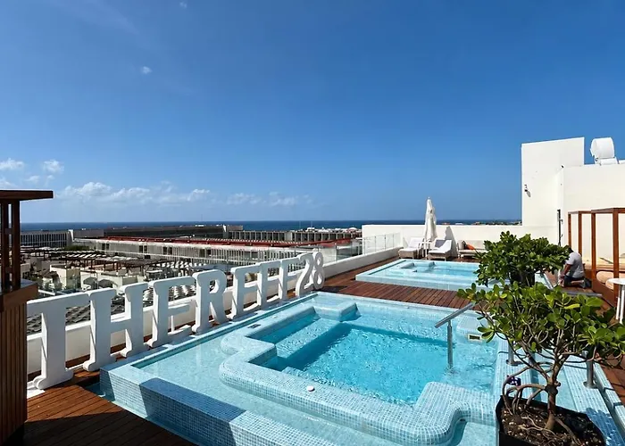 Hotel The Reef 28 & (adults Only)